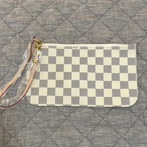 Checkered wristlet